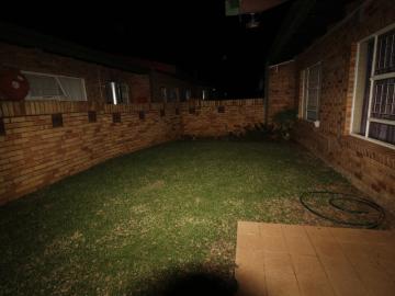 2 Bedroom Townhouse For Sale in Kannoniers Park