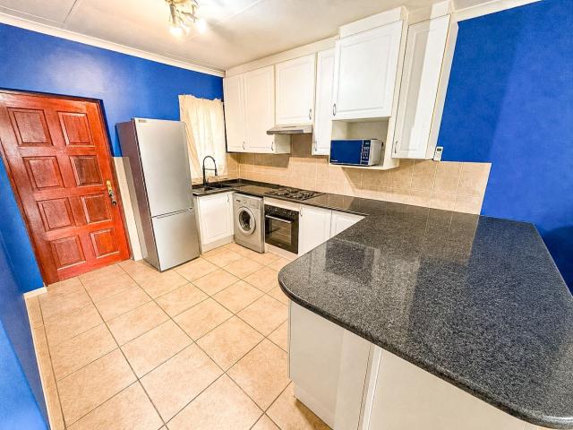 2 Bedroom Townhouse For Sale in Kengies