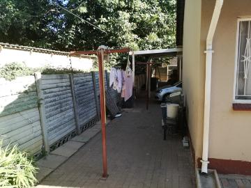 2 Bedroom Townhouse For Sale in Kew
