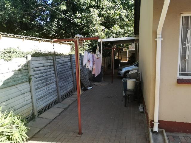 2 Bedroom Townhouse For Sale in Kew