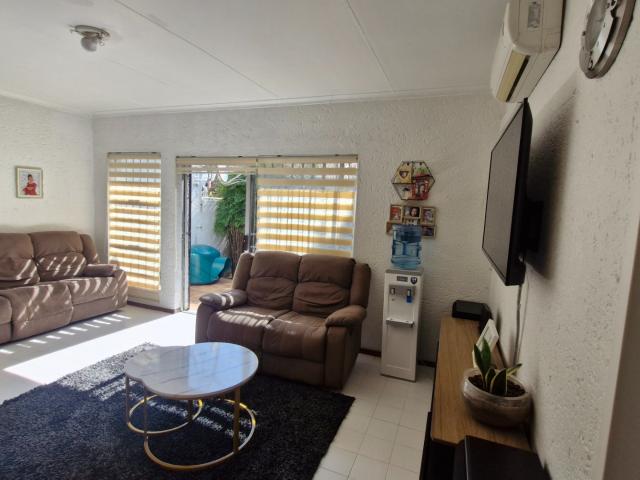 2 Bedroom Townhouse For Sale in Kibler Park