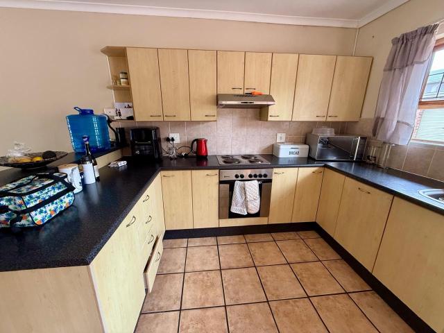 2 Bedroom Townhouse For Sale in Kingswood