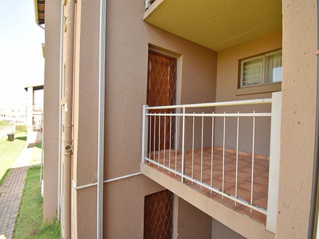 2 Bedroom Townhouse For Sale in Kleinfontein