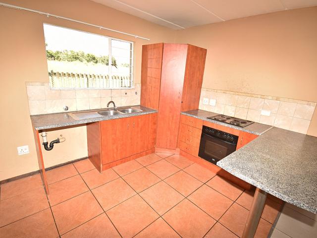 2 Bedroom Townhouse For Sale in Kleinfontein