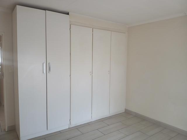 2 Bedroom Townhouse For Sale in Klippoortje