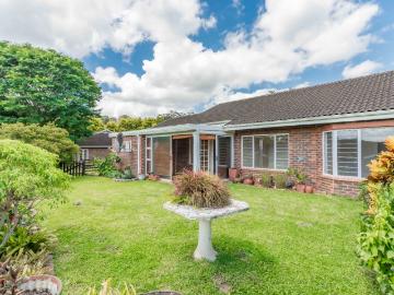 2 Bedroom Townhouse For Sale in Kloof