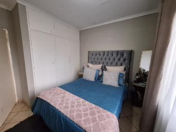 2 Bedroom Townhouse For Sale in Klopperpark
