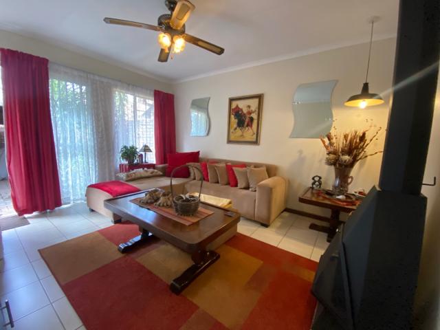 2 Bedroom Townhouse For Sale in Lyttelton Manor