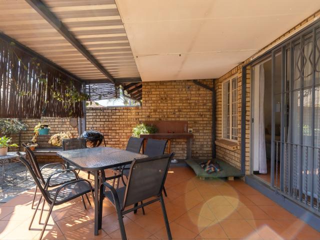 2 Bedroom Townhouse For Sale in La Montagne