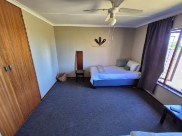 2 Bedroom Townhouse For Sale in Leisure Bay