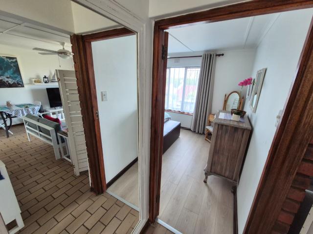2 Bedroom Townhouse For Sale in Leisure Bay