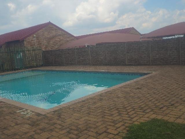 2 Bedroom Townhouse For Sale in Liefde En Vrede