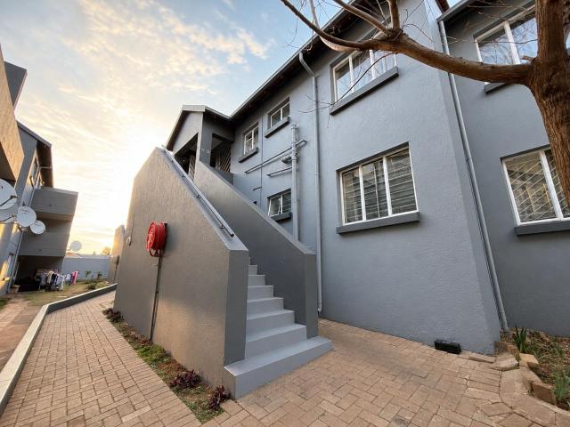 2 Bedroom Townhouse For Sale in Linmeyer