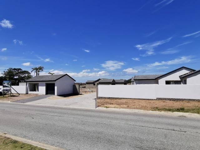 2 Bedroom Townhouse For Sale in Lorraine