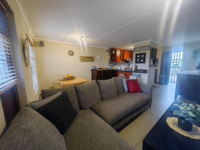 2 Bedroom Townhouse For Sale in Parklands