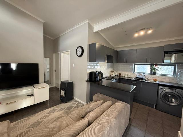 2 Bedroom Townhouse For Sale in Parsonsvlei