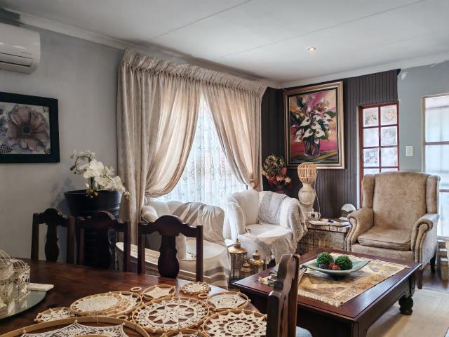 2 Bedroom Townhouse For Sale in Parys