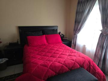 2 Bedroom Townhouse For Sale in Pinetown Central