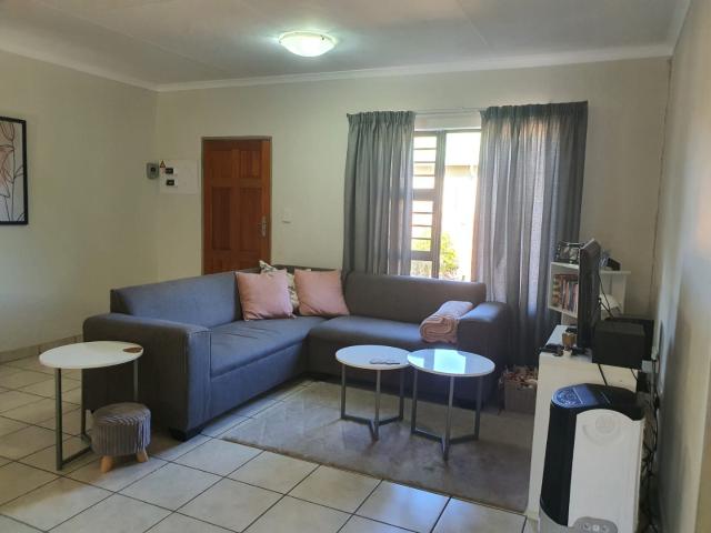 2 Bedroom Townhouse For Sale in Potchefstroom Central