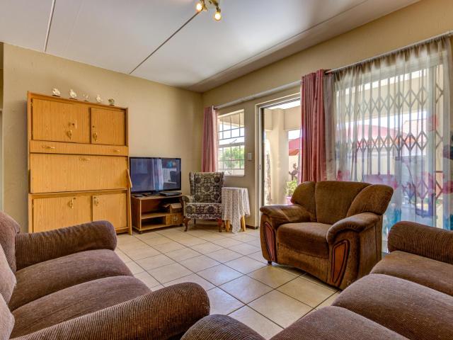 2 Bedroom Townhouse For Sale in Rynfield AH