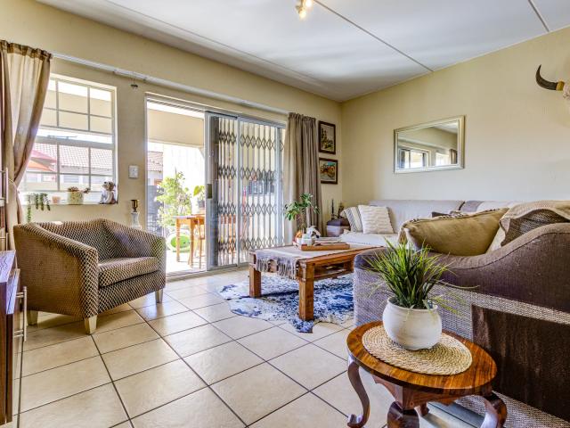 2 Bedroom Townhouse For Sale in Rynfield AH