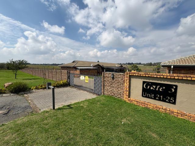 2 Bedroom Townhouse For Sale in Rynfield