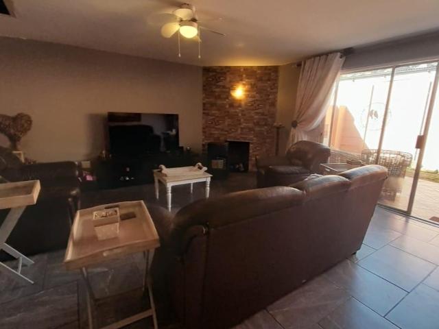 2 Bedroom Townhouse For Sale in Raceview