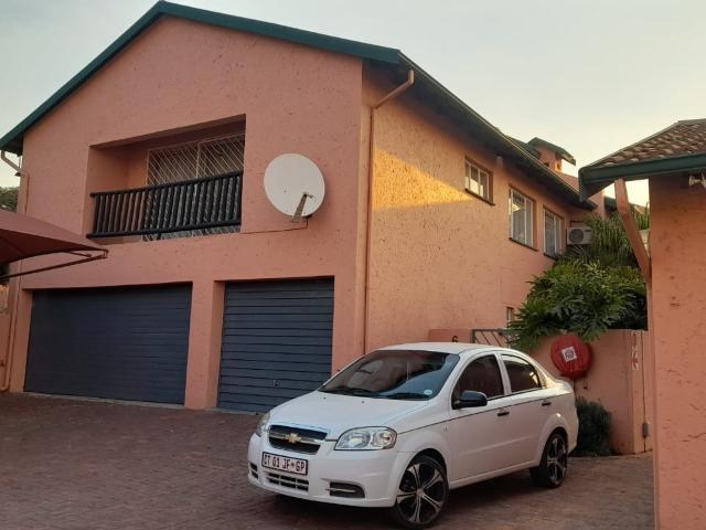 2 Bedroom Townhouse For Sale in Raceview