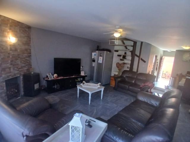 2 Bedroom Townhouse For Sale in Raceview