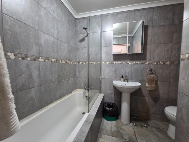 2 Bedroom Townhouse For Sale in Raceview