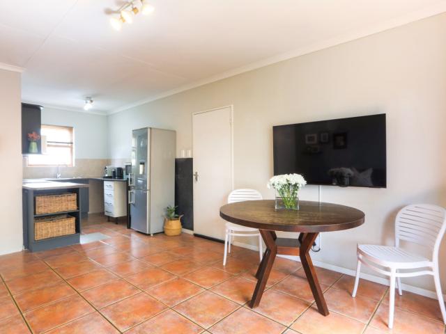 2 Bedroom Townhouse For Sale in Radiokop