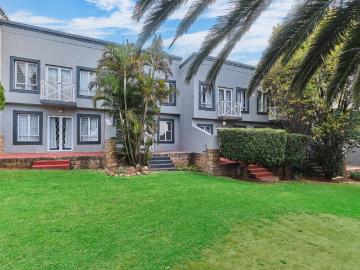 2 Bedroom Townhouse For Sale in Radiokop