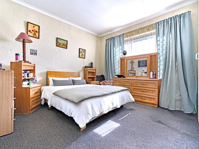 2 Bedroom Townhouse For Sale in Radiokop