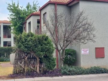 Townhouse for sale in Katlehong - Grill