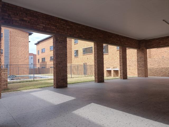 2 Bedroom Townhouse For Sale in Ravenswood