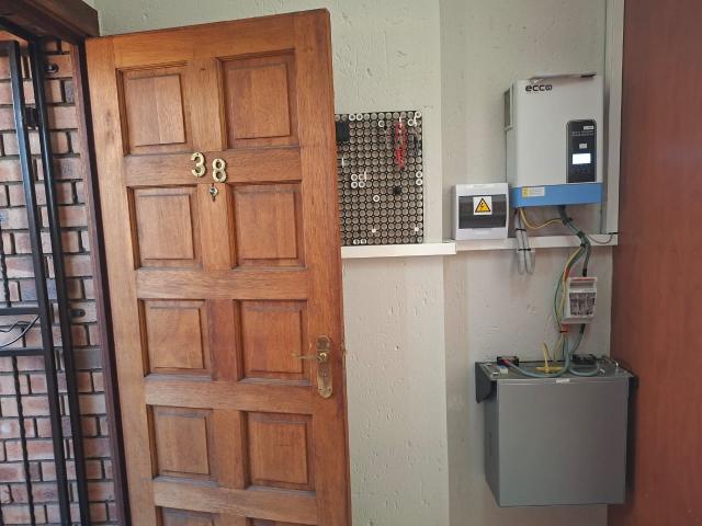 2 Bedroom Townhouse For Sale in Ravenswood