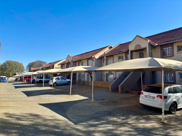 2 Bedroom Townhouse For Sale in Rewlatch