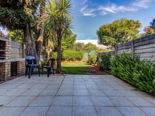 2 Bedroom Townhouse For Sale in Rhodesfield