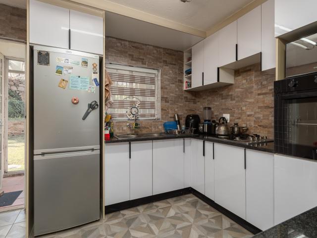 2 Bedroom Townhouse For Sale in Ridgeway