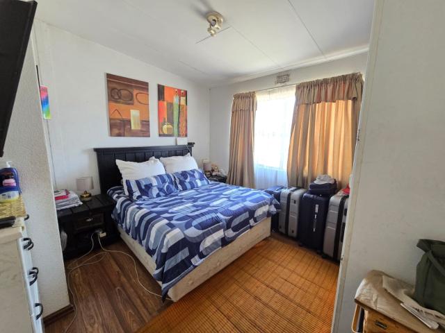 2 Bedroom Townhouse For Sale in Ridgeway