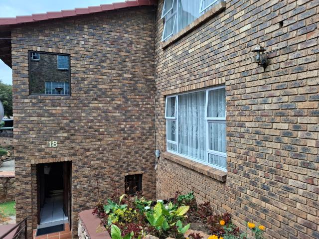 2 Bedroom Townhouse For Sale in Ridgeway