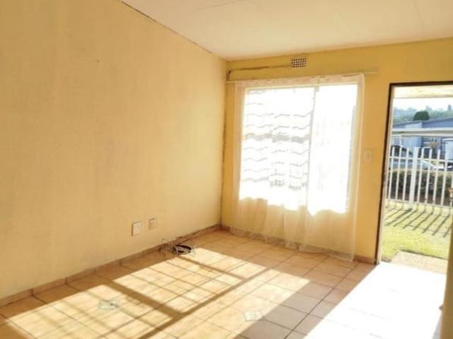2 Bedroom Townhouse For Sale in Ridgeway