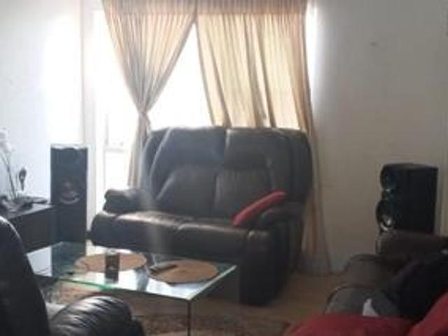 2 Bedroom Townhouse For Sale in Ridgeway