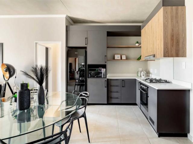 2 Bedroom Townhouse For Sale in Rietvalleirand