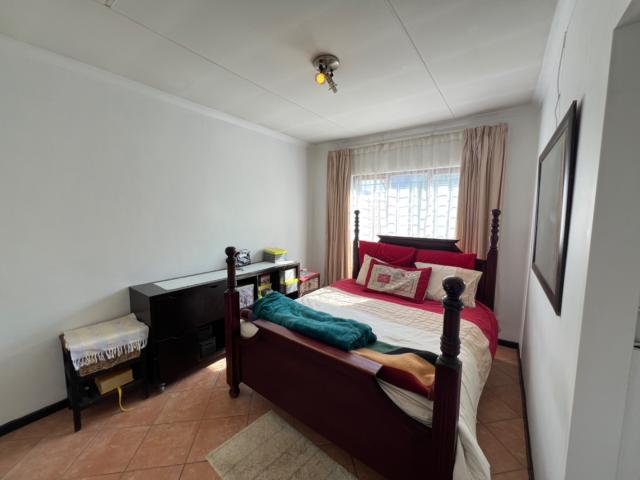 2 Bedroom Townhouse For Sale in Rietvlei Ridge Country Estate