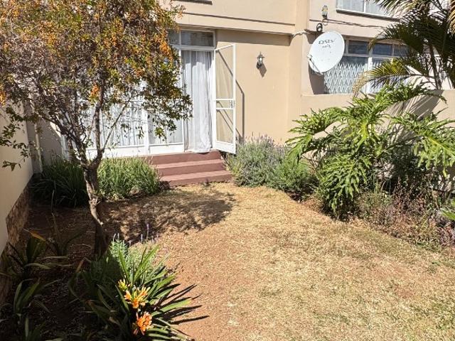2 Bedroom Townhouse For Sale in Rietfontein