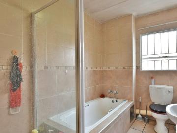 2 Bedroom Townhouse For Sale in Risana