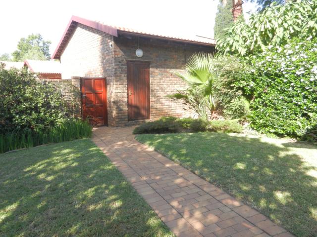 2 Bedroom Townhouse For Sale in River Club