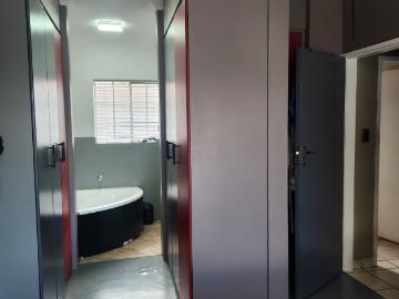 2 Bedroom Townhouse For Sale in Rooihuiskraal