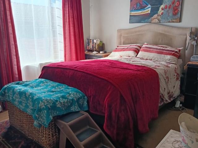 2 Bedroom Townhouse For Sale in Rooihuiskraal North